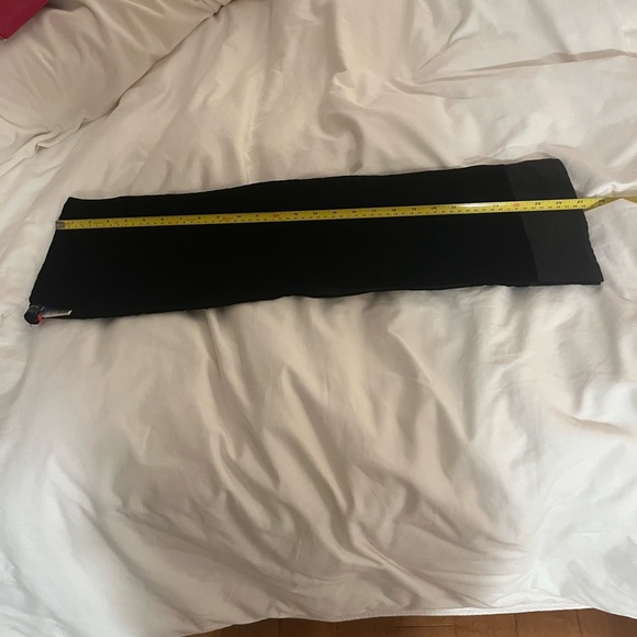 Ladies black Holt Renfrew scarf nwt - Picture 12 of 15